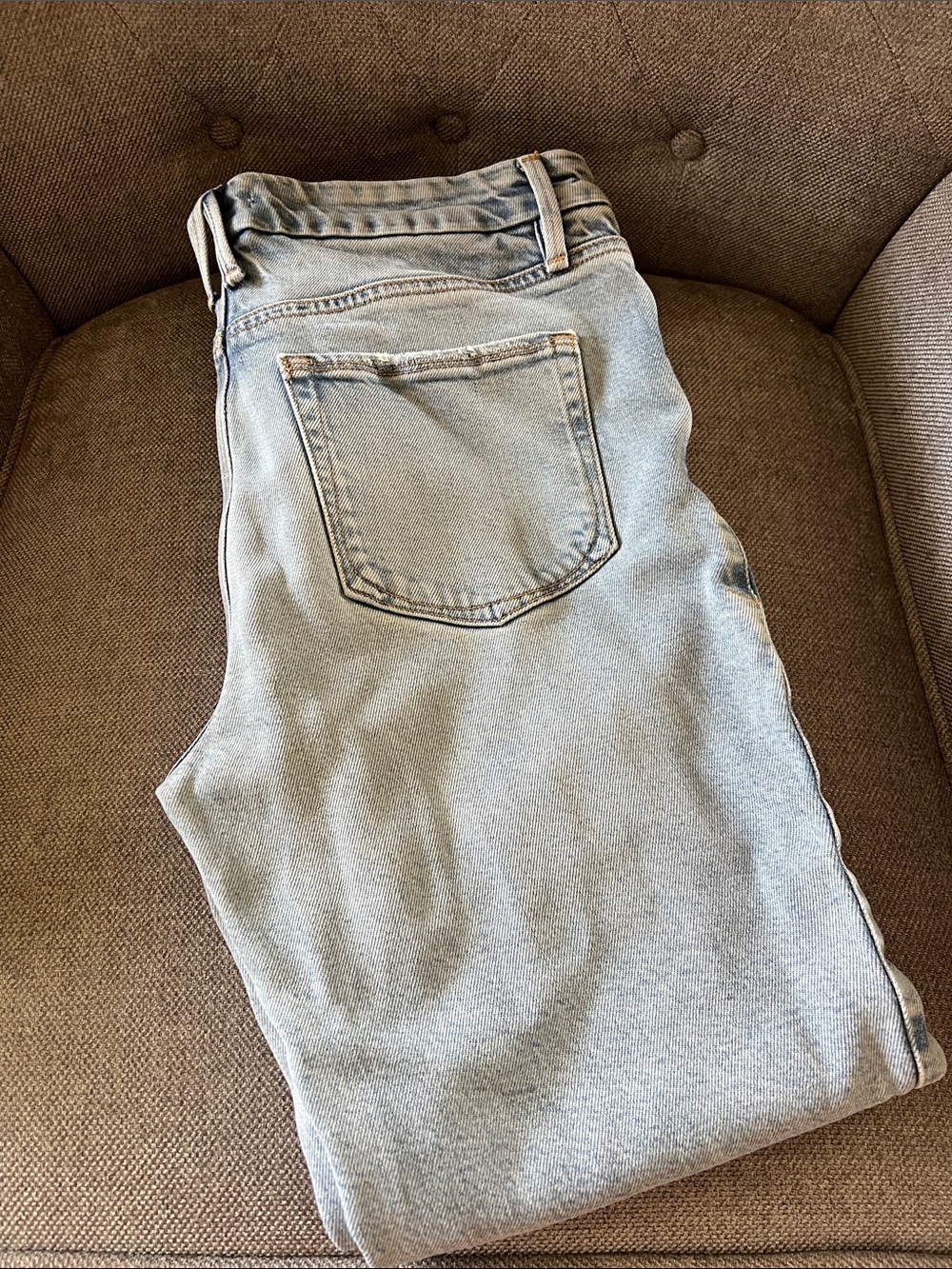 Good American Washed Light Blue Straight Jeans